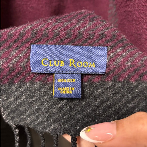 Club Room 100% Silk Scarf Gray Burgundy Black Striped Fringe Men’s Winter Wrap - Picture 2 of 3